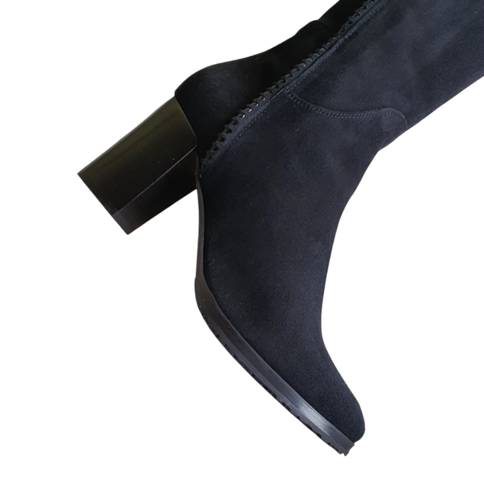 418057 Camoscio nero